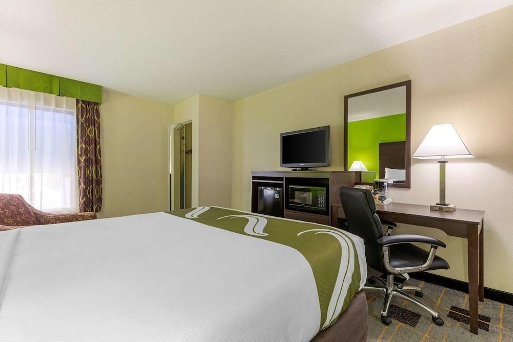 Quality Inn Cleveland Exterior photo
